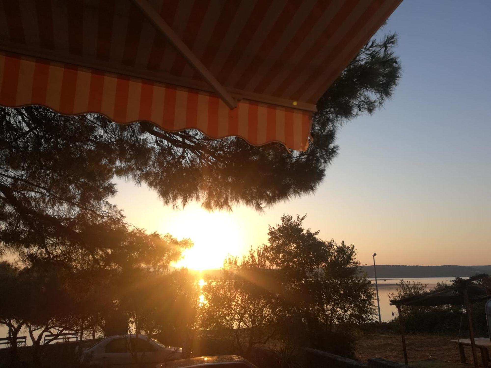 Raslina Sun Apartment Exteriér fotografie